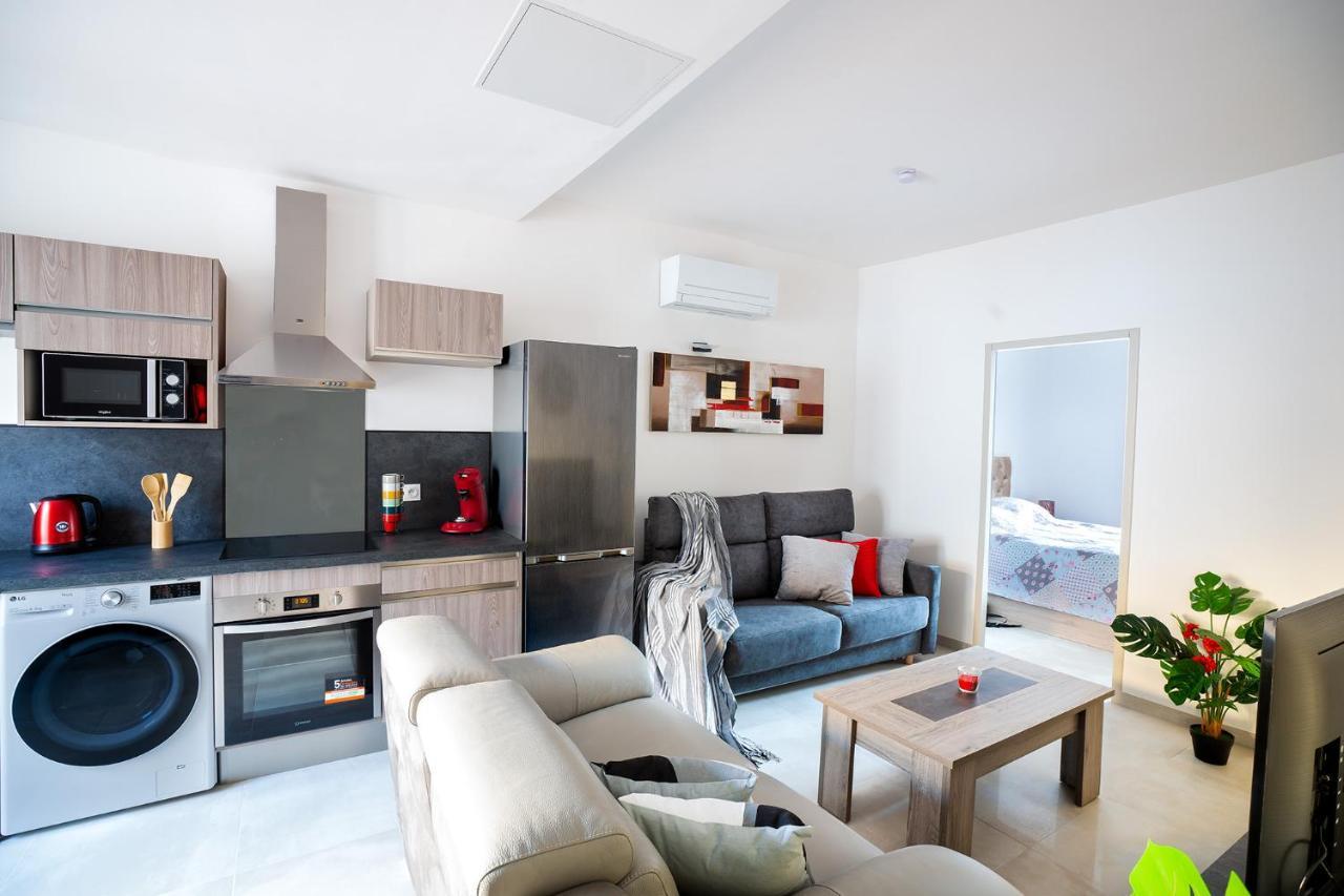 Superbe Appartement A 2 Pas Des Halles, Climatise, Terrasse, Garage นาร์บอนน์ ภายนอก รูปภาพ